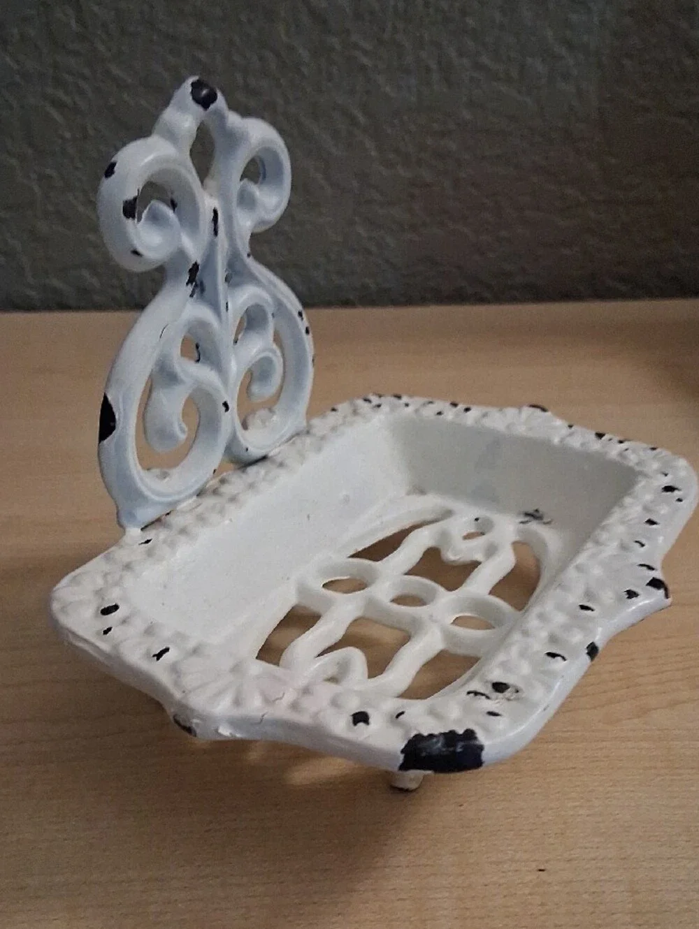 White Distressed Cast Iron Pedastal Soap Dish